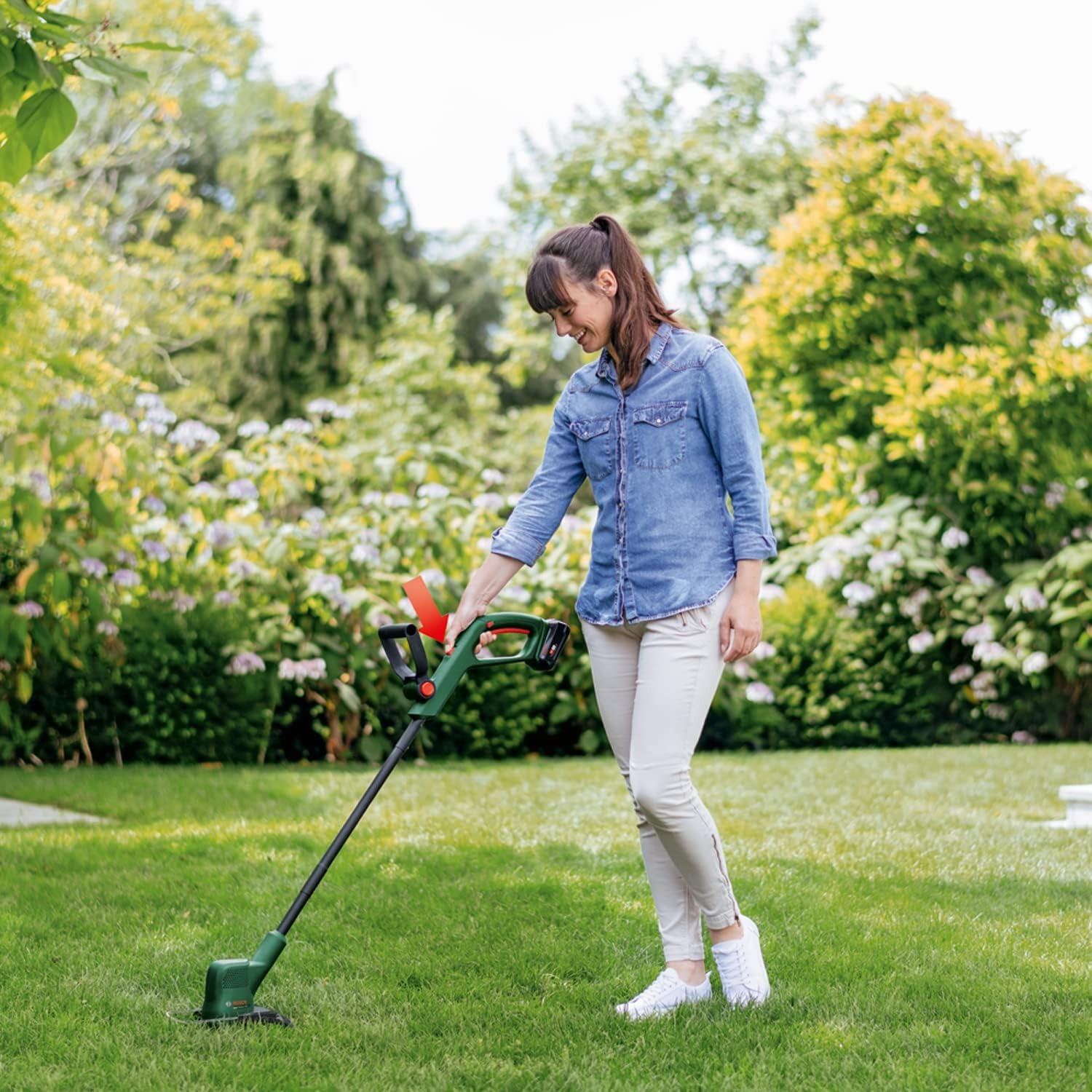 Bosch EasyGrassCut 18V-230 Cordless Grass Trimmer Kit